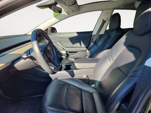 Used 2018 Tesla Model 3 Long Range RWD image 8