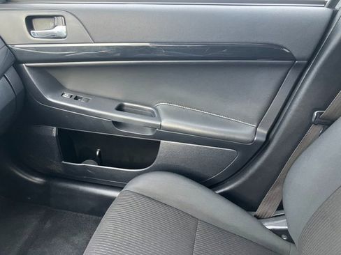 Used 2016 Mitsubishi Lancer ES image 11