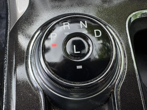 Used 2017 Ford Fusion SE FWD image 19