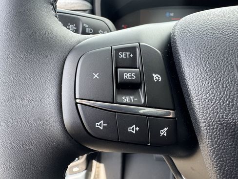 New 2026 Ford Maverick XLT w/ XLT Luxury Package FWD image 32