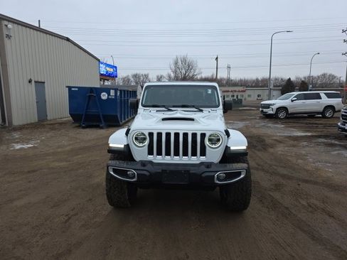 Used 2020 Jeep Gladiator Overland image 2