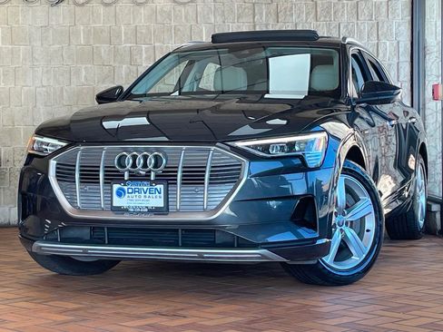 Used 2019 Audi e-tron Premium Plus image 2