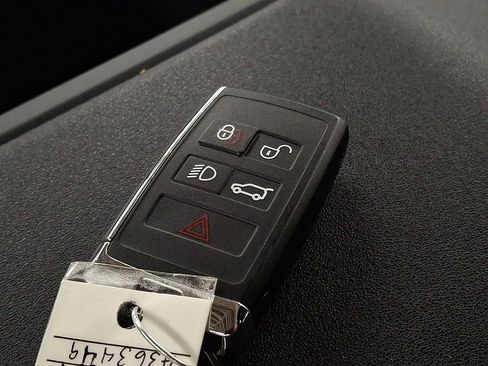 Used 2023 Land Rover Range Rover Velar R-Dynamic S image 19