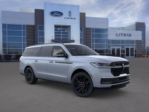 New 2026 Lincoln Navigator L Reserve AWD/4WD image 7