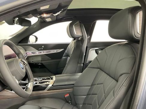 Certified 2024 BMW i7 xDrive60 AWD/4WD image 34
