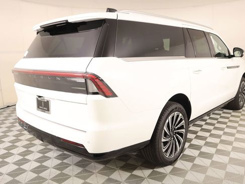 New 2026 Lincoln Navigator L Black Label AWD/4WD image 22