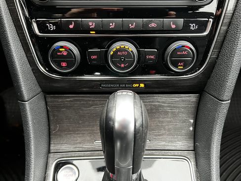 Used 2018 Volkswagen Passat 3.6 SEL Premium image 27