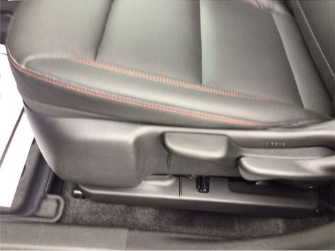 Used 2024 Chevrolet Trax RS image 19