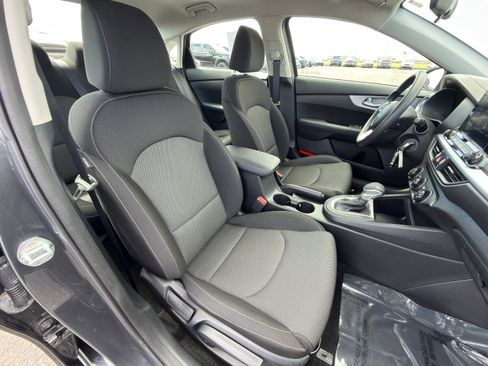 Used 2024 Kia Forte LXS FWD image 11