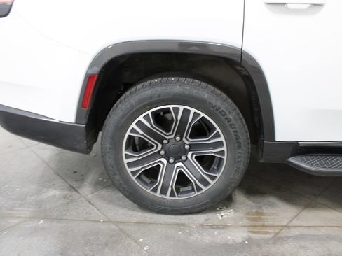 Used 2022 Jeep Wagoneer Series III w/ Flexible Seating Group AWD/4WD image 42