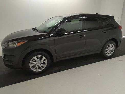Used 2021 Hyundai Tucson SE FWD image 2