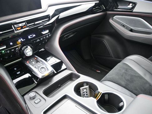 Certified 2025 Acura MDX A-Spec image 4