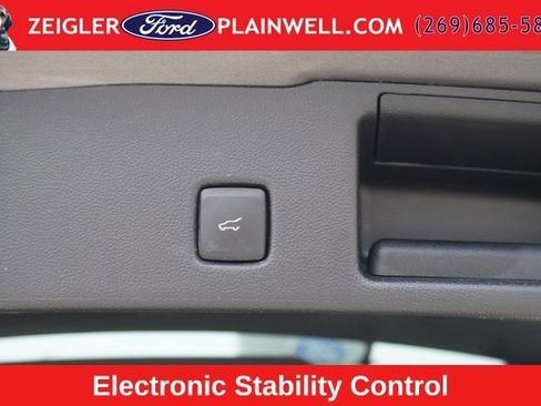 Used 2022 Ford Escape SEL AWD/4WD image 11