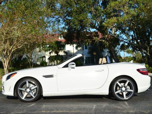 Used 2015 Mercedes-Benz SLK 250 image 3