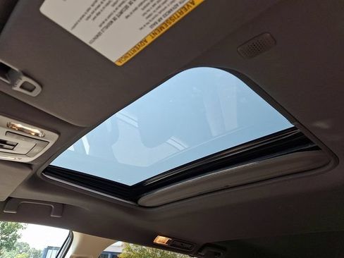 Used 2021 Toyota Sienna XLE FWD image 16