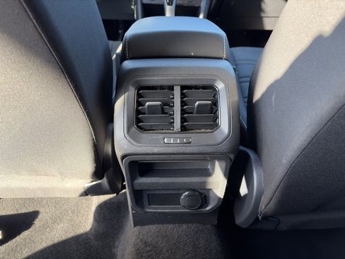 Used 2024 Volkswagen Tiguan S image 11