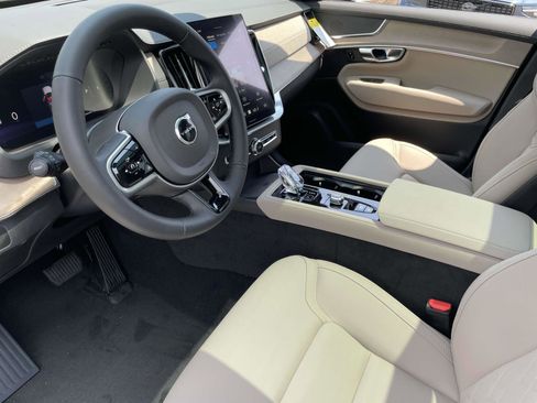 New 2026 Volvo XC90 B5 Core AWD/4WD image 17