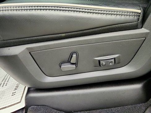 Used 2026 RAM 2500 Laramie AWD/4WD image 11