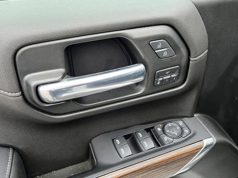 Used 2020 Chevrolet Silverado 1500 High Country w/ Technology Package image 13