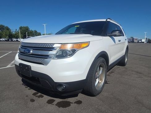 Used 2012 Ford Explorer XLT FWD image 2