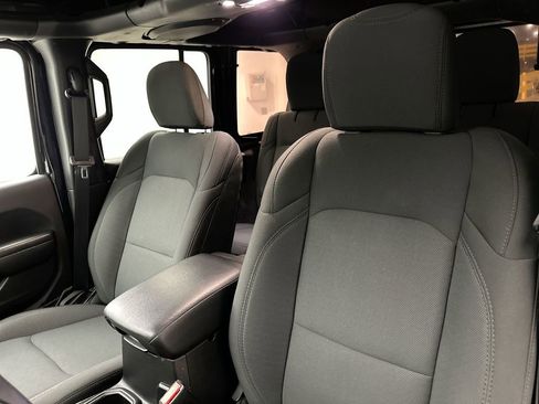 Used 2021 Jeep Wrangler Unlimited Sport image 22