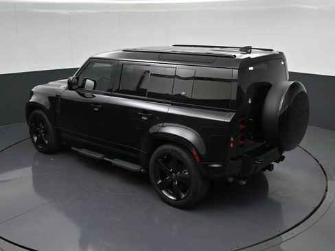 Used 2024 Land Rover Defender 110 X-Dynamic SE AWD/4WD image 16