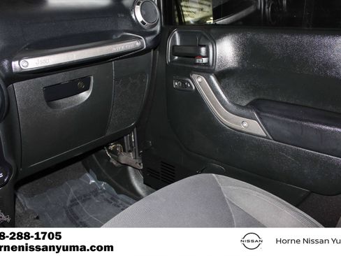 Used 2018 Jeep Wrangler Unlimited Sport S AWD/4WD image 9