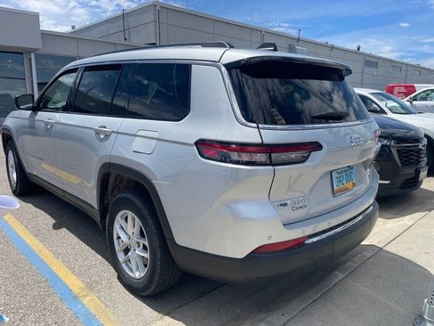 Used 2022 Jeep Grand Cherokee L Laredo w/ Luxury Tech Group I AWD/4WD image 5