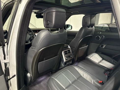 Used 2019 Land Rover Range Rover Sport HSE AWD/4WD image 30
