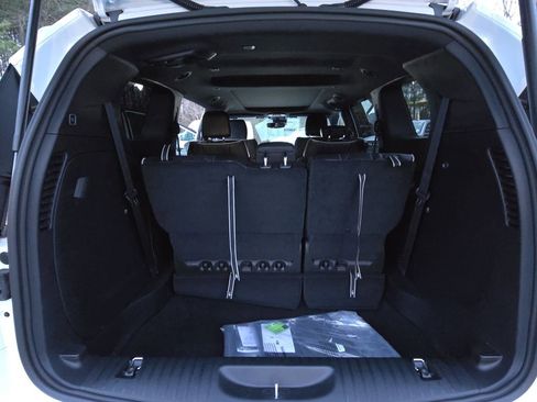 New 2026 Chrysler Pacifica Limited image 14