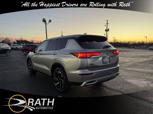 Used 2024 Mitsubishi Outlander SE image 7