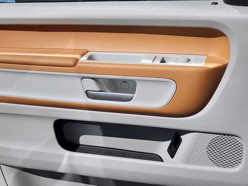 New 2025 Volkswagen ID. Buzz 1st Edition AWD/4WD image 10