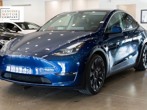 Used 2025 Tesla Model Y Performance AWD/4WD image 1
