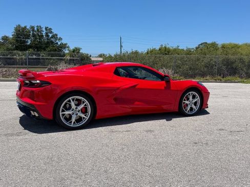 Used 2022 Chevrolet Corvette Stingray Premium Conv w/ Z51 Performance Package RWD image 4