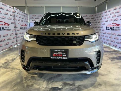 Used 2024 Land Rover Discovery Dynamic SE AWD/4WD image 3