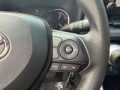 Used 2025 Toyota RAV4 LE AWD/4WD image 29