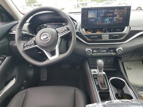 New 2025 Nissan Altima 2.5 SR w/ SR Premium Package image 8