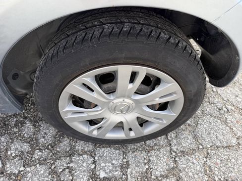 Used 2013 MAZDA MAZDA2 Sport FWD image 10