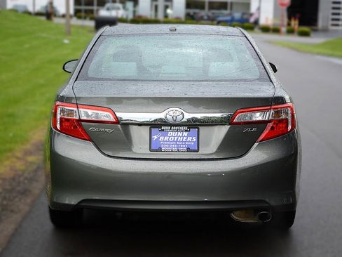 Used 2014 Toyota Camry XLE FWD image 6