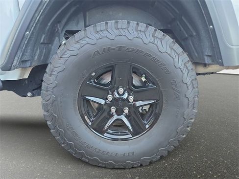 Used 2022 Jeep Gladiator Rubicon w/ Cold Weather Group image 34