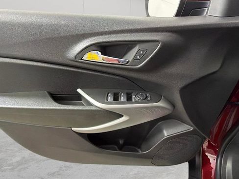 Certified 2024 Chevrolet Trax LS w/ LS Convenience Package FWD image 25
