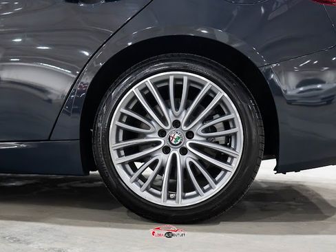 Used 2019 Alfa Romeo Giulia Ti w/ Quick Order Package 22Z Lusso RWD image 11