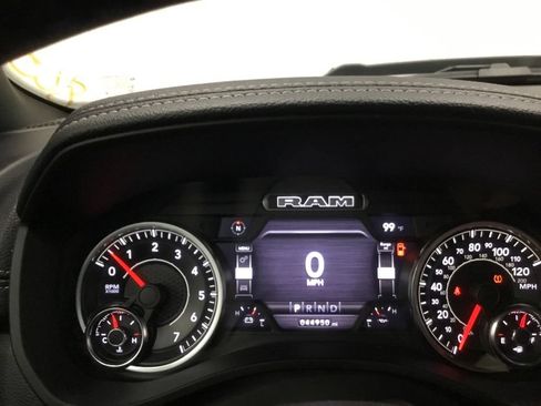 Used 2023 RAM 1500 Laramie AWD/4WD image 34