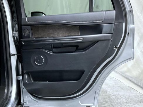 Used 2021 Ford Expedition Limited image 24