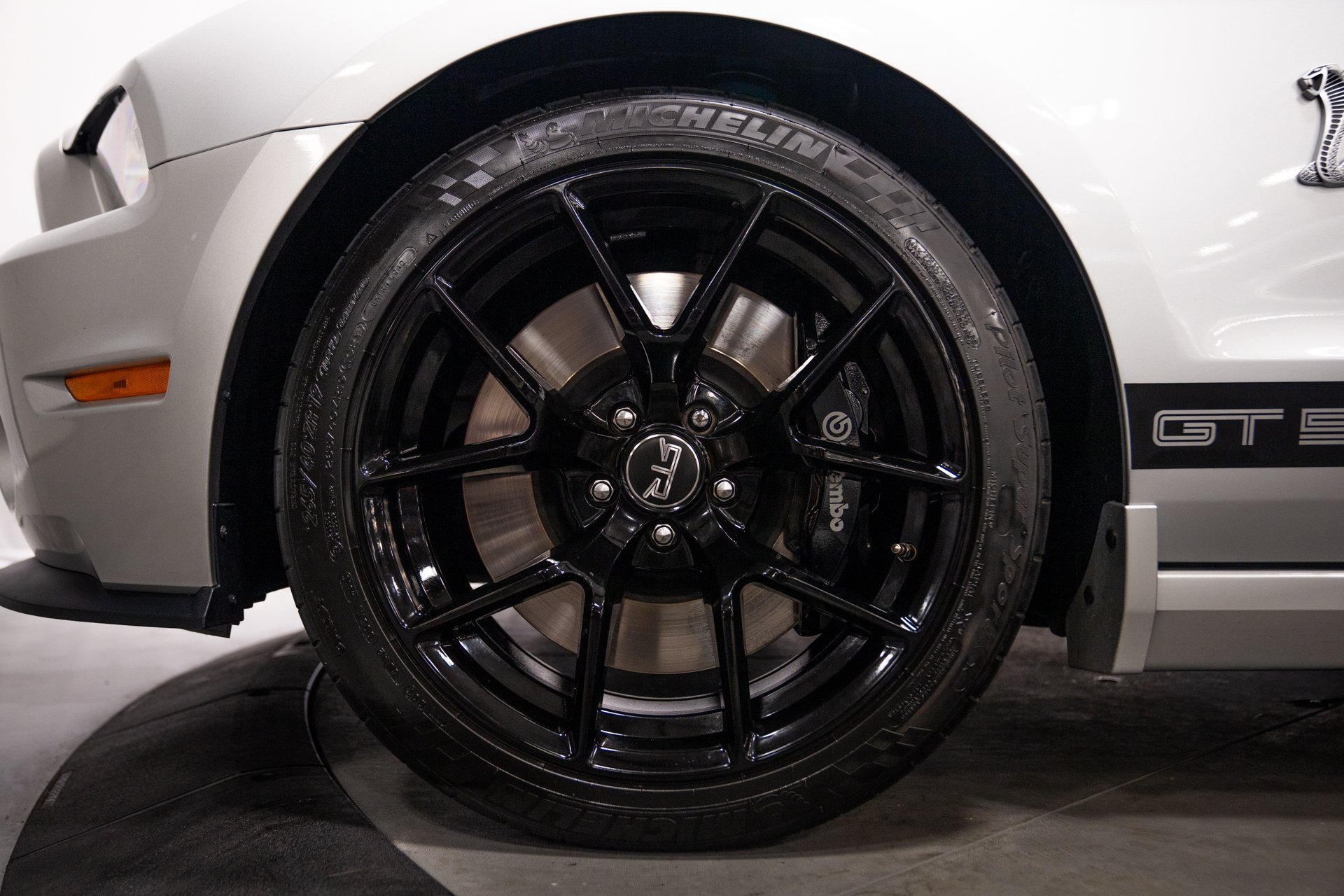 Used 2013 Ford Mustang Shelby GT500 RWD image 12