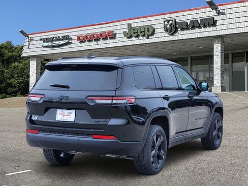 New 2025 Jeep Grand Cherokee L Limited w/ Luxury Tech Group II image 5