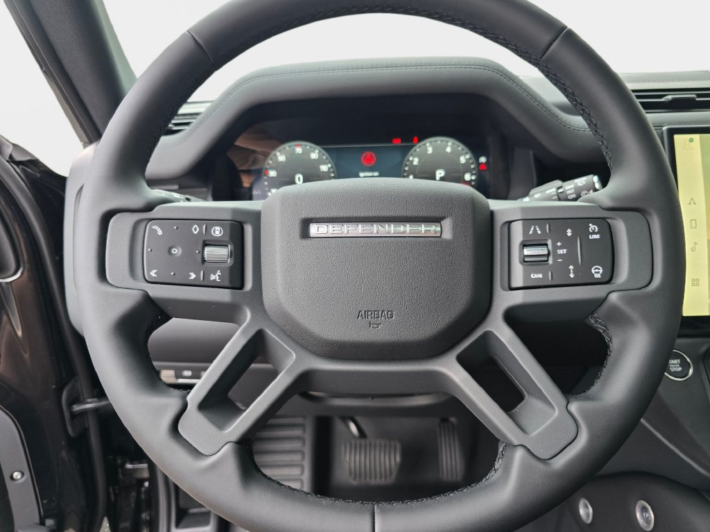 New 2026 Land Rover Defender 110 X-Dynamic SE AWD/4WD image 16