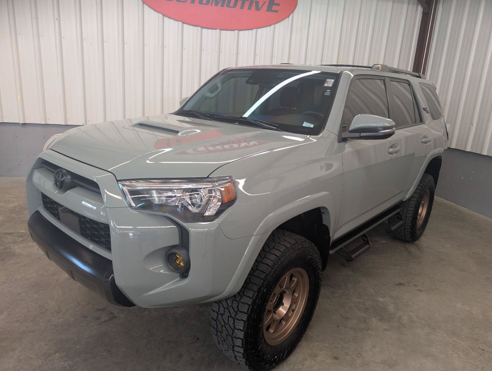 Used 2023 Toyota 4Runner TRD Off-Road Premium w/ Off Road Premium Plus Package AWD/4WD image 3