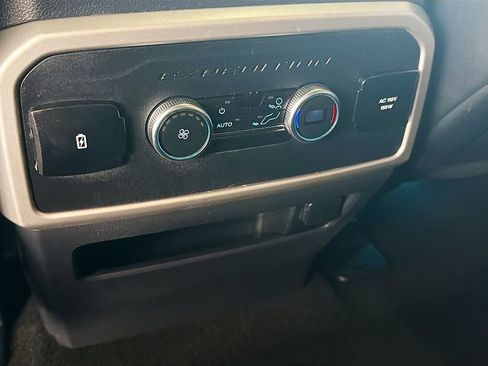 Used 2023 Ford Expedition XLT AWD/4WD image 29