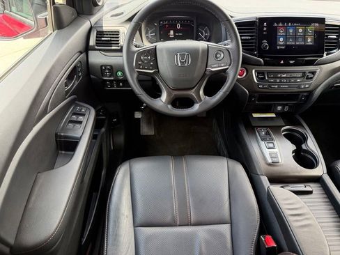 Used 2023 Honda Passport TrailSport image 11